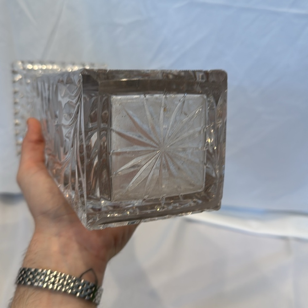 Antique MCKEE Floral Crystal Heavy Glass Vase with Etched Flowers and Leaves - Picture 7 of 8